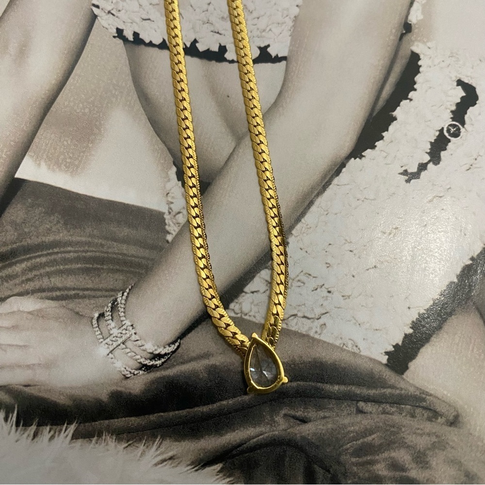 18k Gold Plated Faux Diamond Teardrop Pendant Chain Necklace - Picture 14 of 16